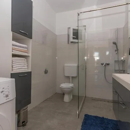 Four-bedroom In Hébergement de vacances *