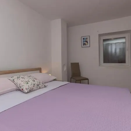 Hébergement de vacances Four-bedroom In *