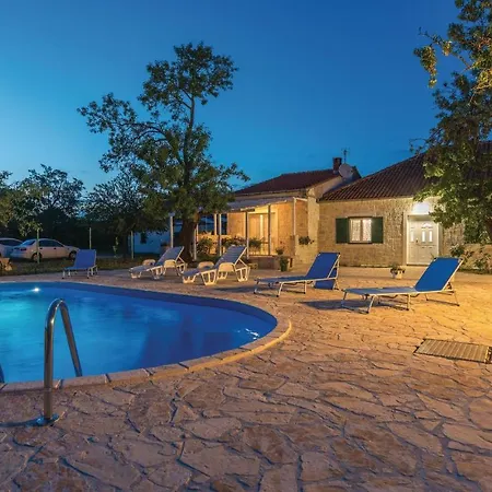 Four-bedroom In Hébergement de vacances